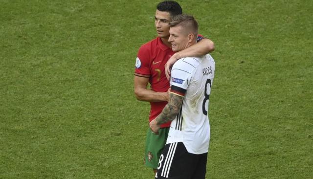 开云体育下载网页版-克罗斯透露与C罗对话内容：我希望葡萄牙出线